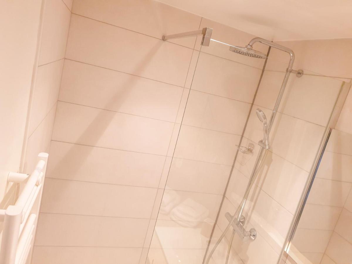 Spacieux Appartement Au Calme 15Min Sud De Lyon Proche Metro Et Gare Confluence Aquarium Gerland Oullins Luaran gambar